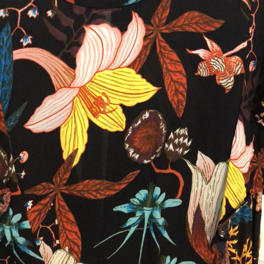 H&M floral dress size small euro 34 ruffle detail top of sleeves